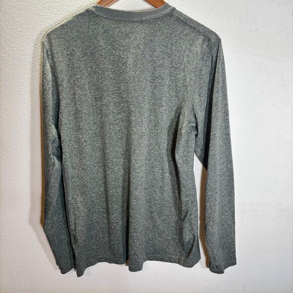 Nike Dri-Fit Men’s Long Sleeve Athletic Shirt Gray Medium Running Training - Picture 5 of 5